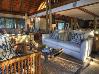 Hôtel Camp Savuti Extérieur photo