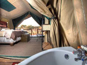 Hôtel Camp Savuti Extérieur photo