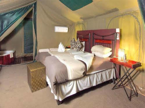 Hôtel Camp Savuti Extérieur photo